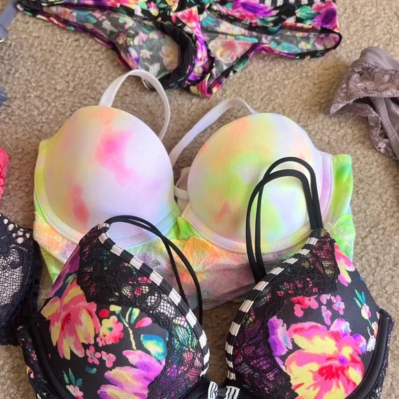 Victoria's Secret huge lot of bras and panties vintage pristine condition - Picture 4 of 7